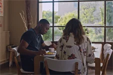 Valère met les points sur les « i » avec sa mère après avoir dormi chez elle !