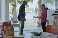 Valère se fait LICENCIER de son nouveau job !