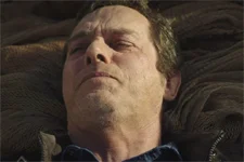 VIDÉO Plus belle la vie : (Re)vivez la CHUTE de Pavel avant le retour des épisodes inédits !