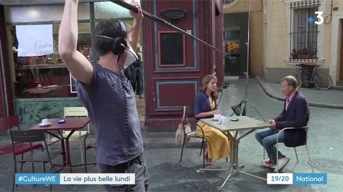 VIDÉO : Voici comment ça se passe dans les coulisses de Plus belle la vie depuis la reprise !