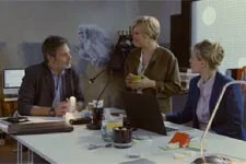 Voici comment Claire tente de s?attirer la sympathie de Sacha et d?Eugénie