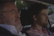 Voici comment se passe la conduite accompagnée de César avec Rochat