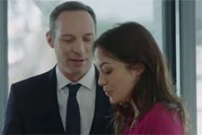 Xavier est aux petits soins pour Johanna