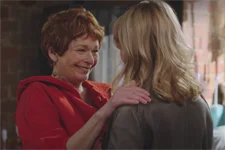 Yolande explique à Emilie que ce qui ne tue pas rend plus fort