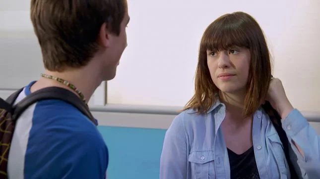 Zoé et sa chemise longue : look du jour