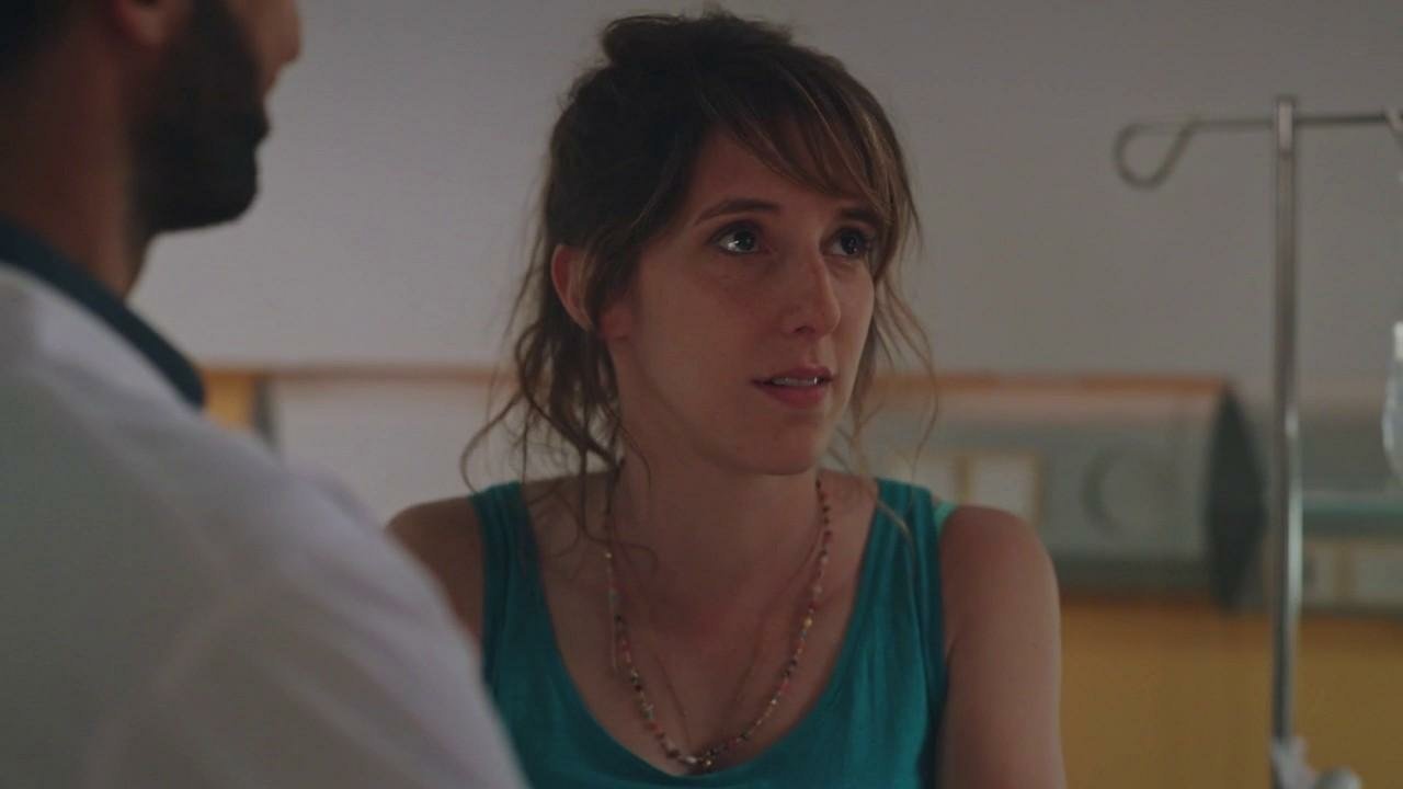 Plus belle la vie Indiscrétion : Barbara sous le charme d'un bel inconnu ?