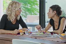 Claudia se confie à Céline sur la MORT de son père !