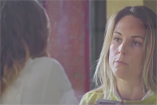 Ninon reçoit un TERRIBLE SMS d’Angèle !