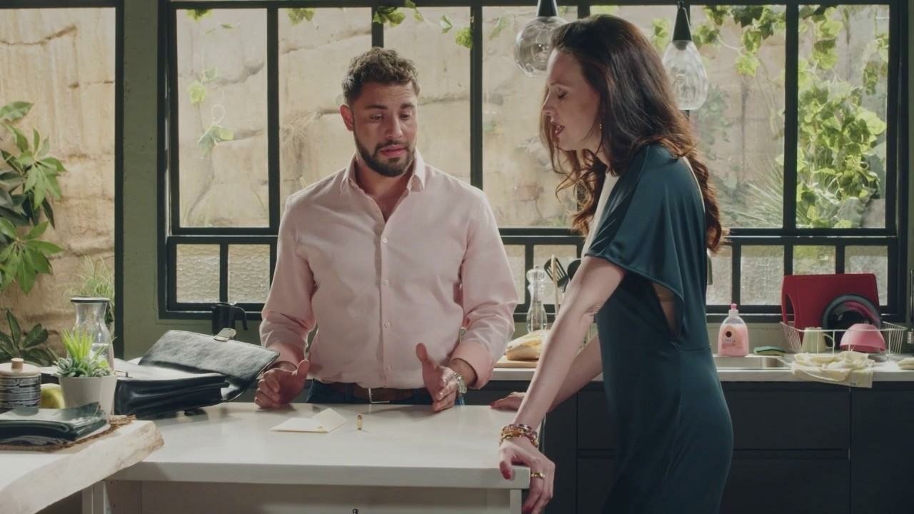 Plus belle la vie Indiscrétion : Elisa trahit son père pour Abdel