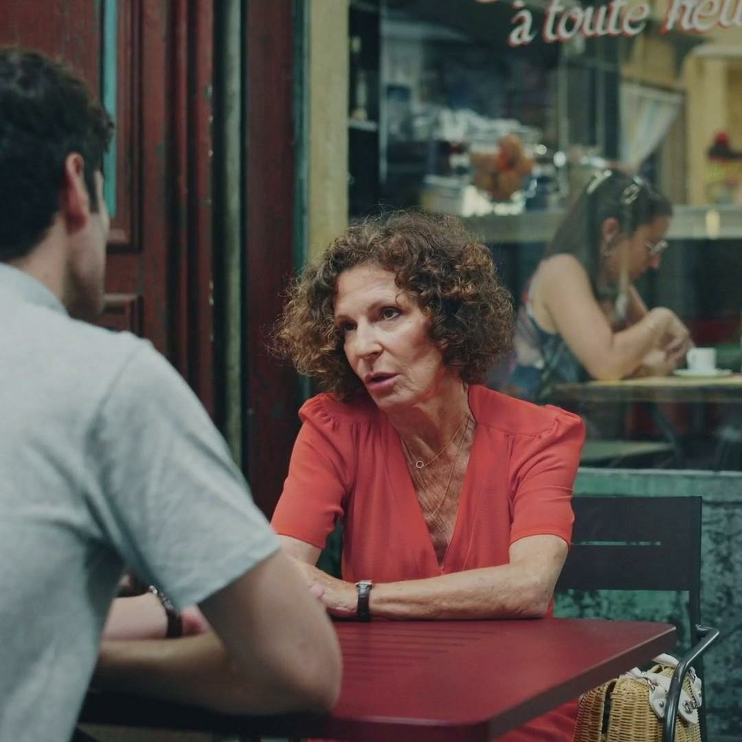 Plus belle la vie Indiscrétion : Mirta et Père Luc, un couple qui fait polémique