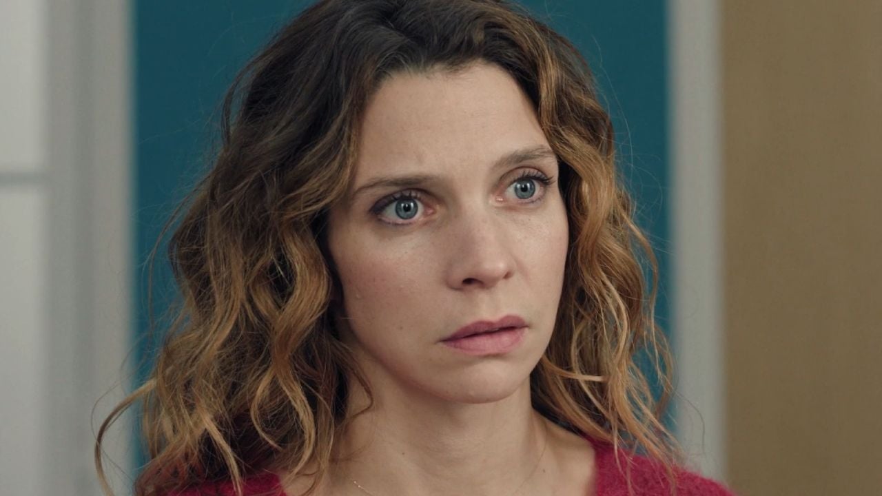 Plus belle la vie : pour soigner sa tumeur, Léa doit faire un choix difficile