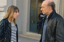 Barbara annonce à Léo être inquiète de la disparition de Mitia