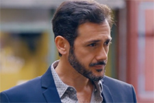 Francesco constate qu’Estelle ne le reconnaît pas !
