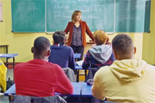 Blanche raconte un énorme mensonge à ses élèves !