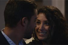 Vanessa propose à Abdel de venir vivre avec elle
