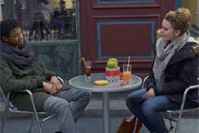 Issa reçoit une leçon sur la façon de séduire Lylou