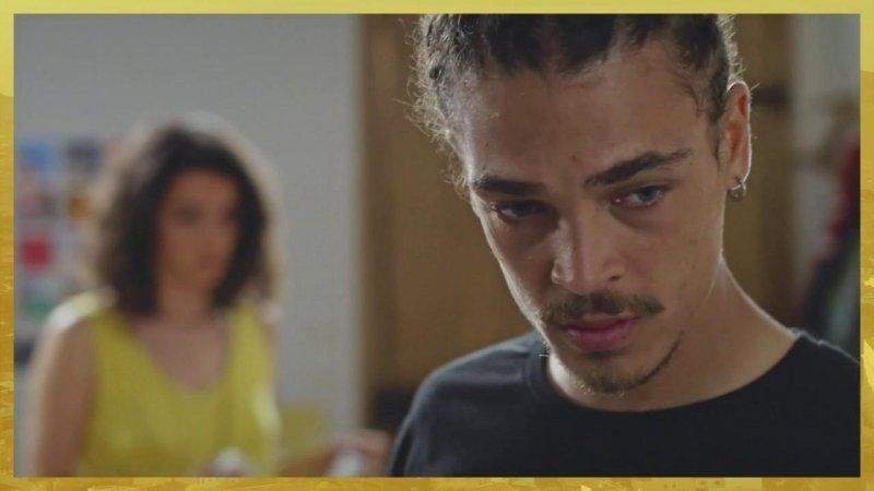 Plus belle la vie Indiscrétion : Baptiste prêt à coucher avec Vitreuil